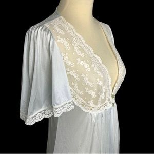 Vintage Lorraine light blue robe, S